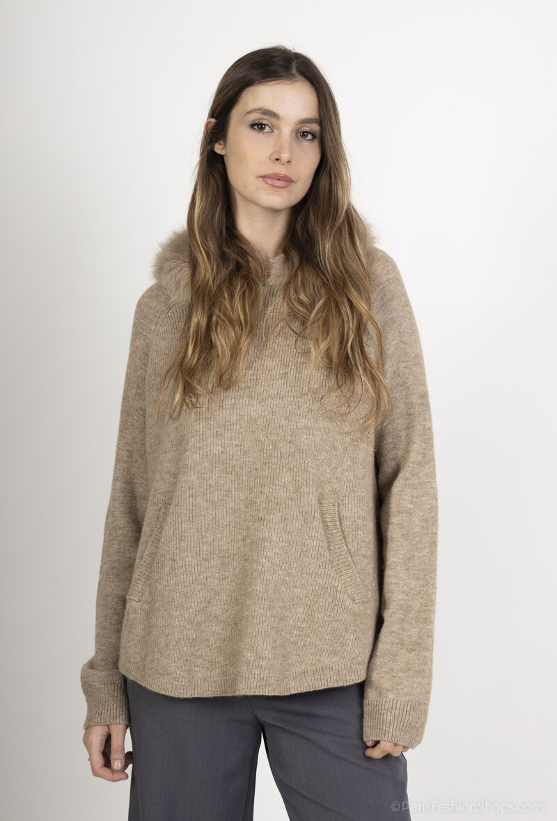 Grossiste Miss Charm - Pull avec capuche à fausse fourrure