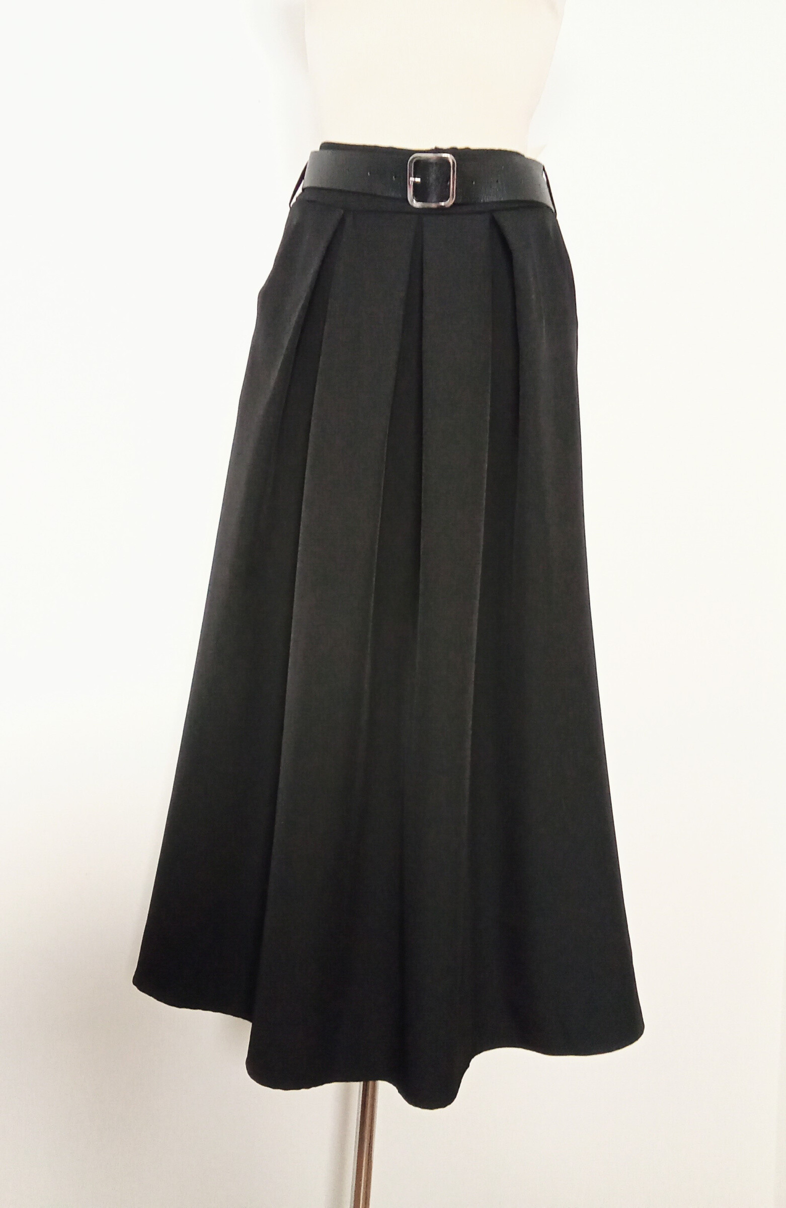 Grossiste MISS KOKO - jupe longue avec2 poches et  ceinture
