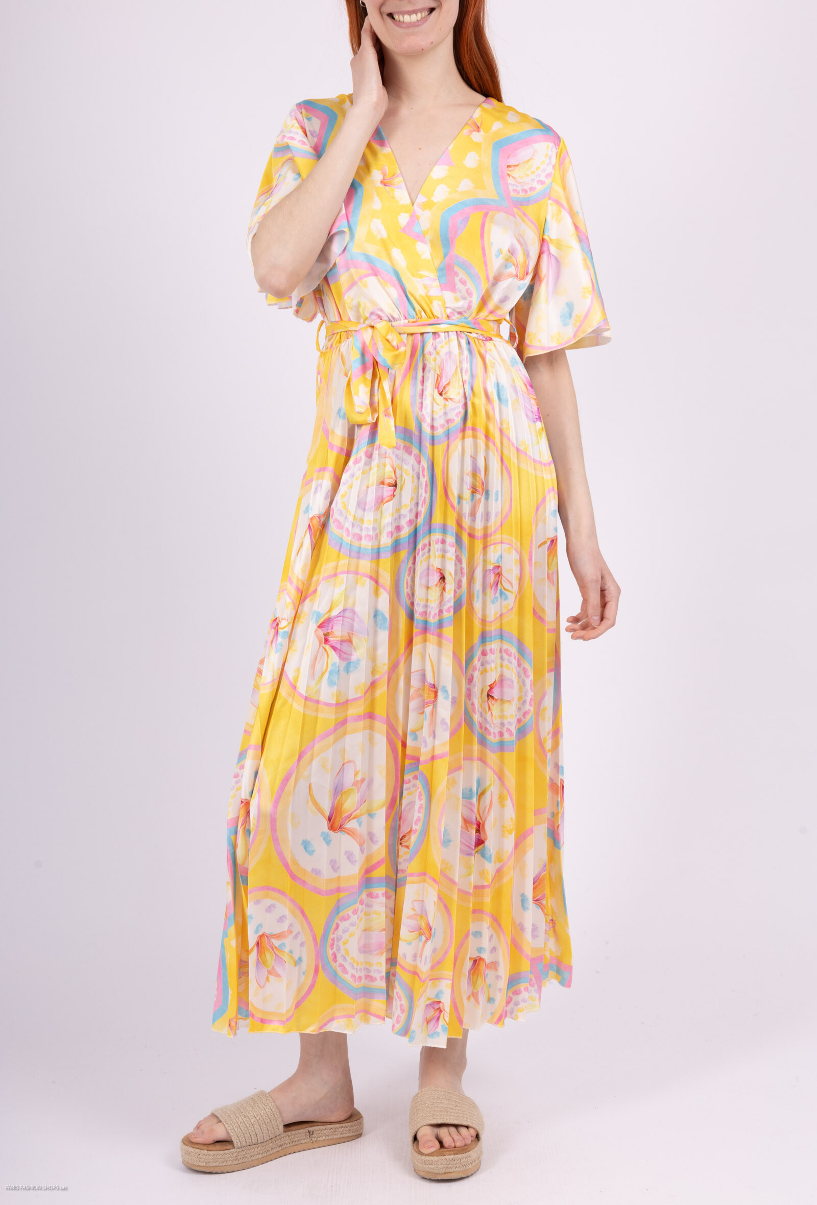 Grossiste MISS KOKO - robe col V  longue satiné plissée avec imprimé fleuri