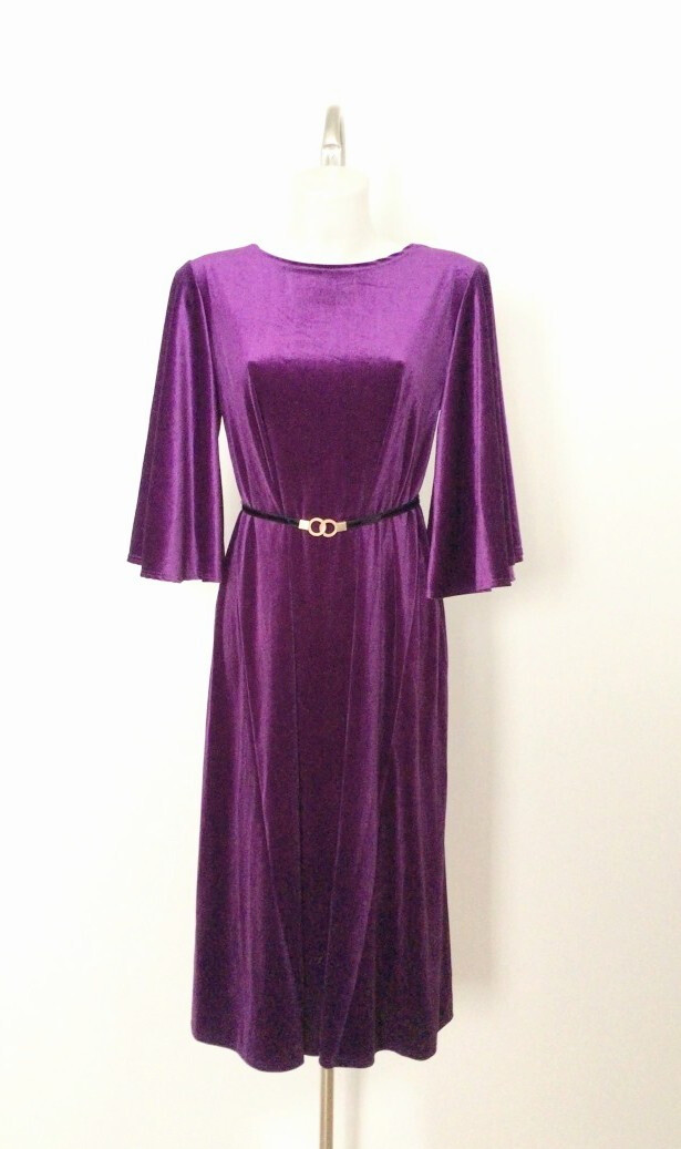 Grossiste MISS KOKO - robe velours col rond,demi manches trapèzes
