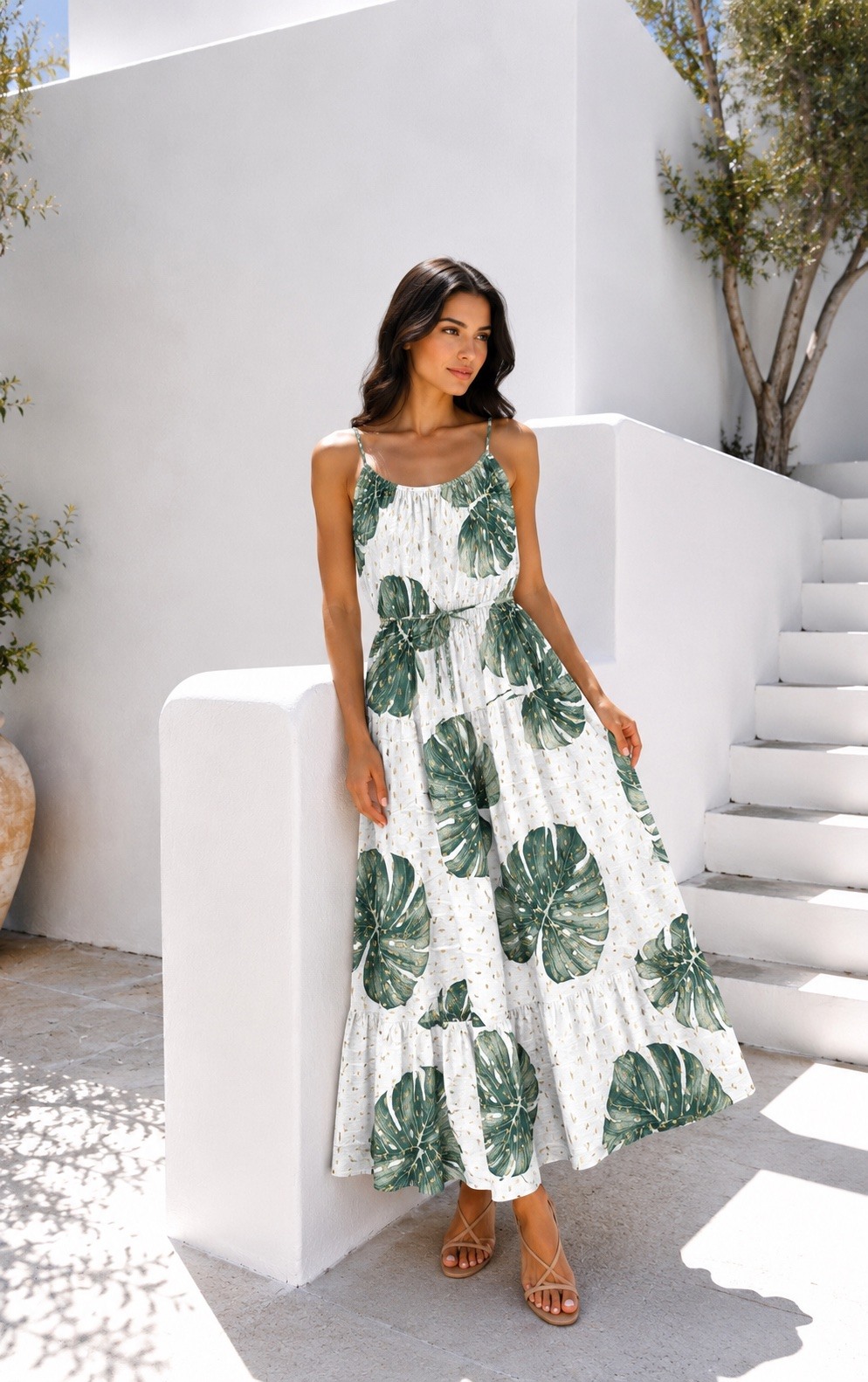 Grossiste MISS SARA - Robe longue ample à bretelles réglables avec ceinture et motif imprimé à détails dorés