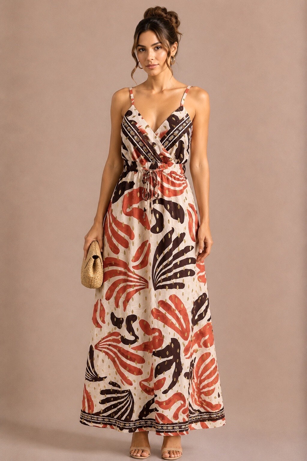 Mayorista MISS SARA - Vestido largo fluido con tirantes, estampado floral multicolor y cintura ajustable con lazo