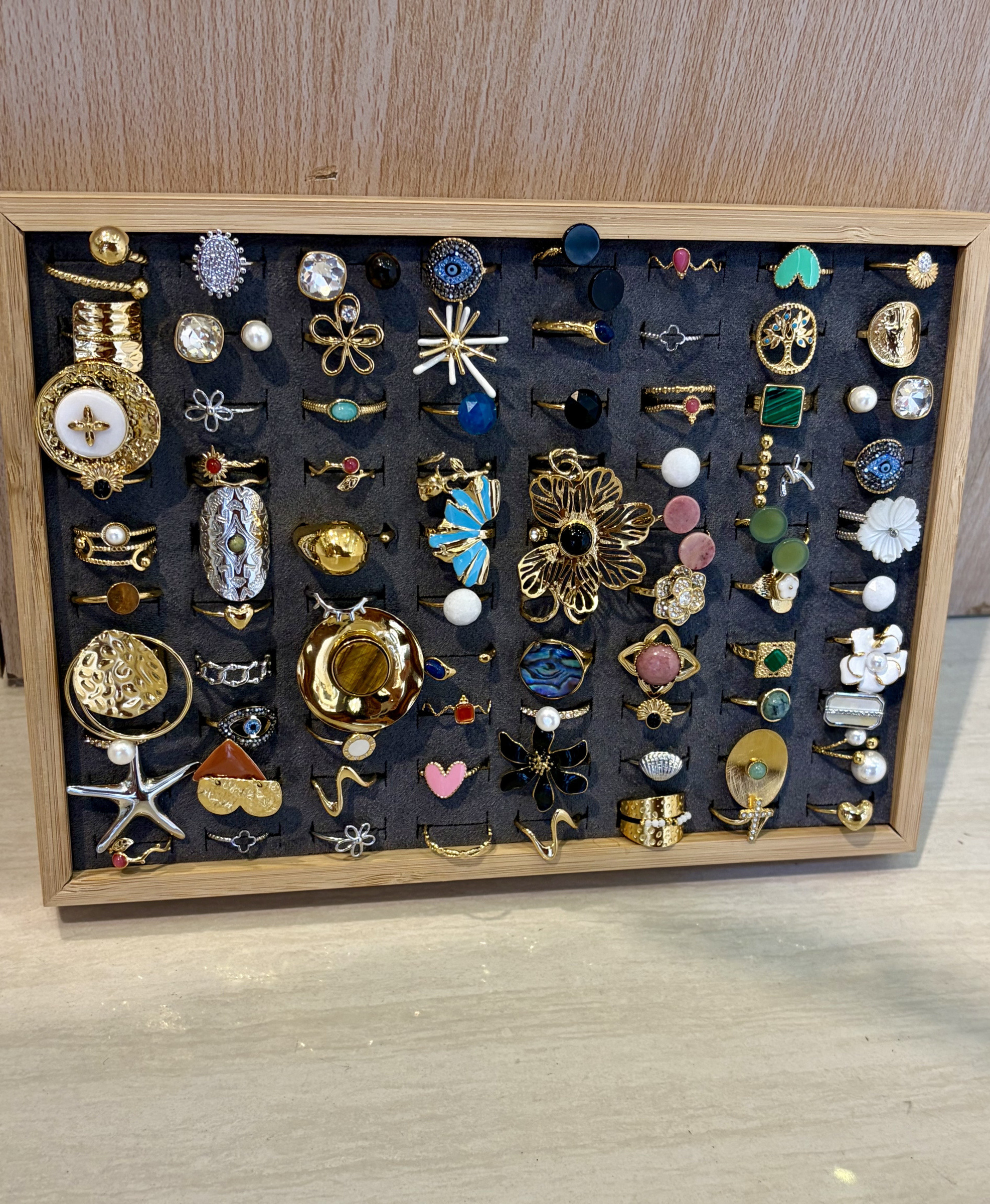 Großhändler Missra Paris - SET AUS 5 ARMBÄNDERN +KOSTENLOSER BOUDDIN