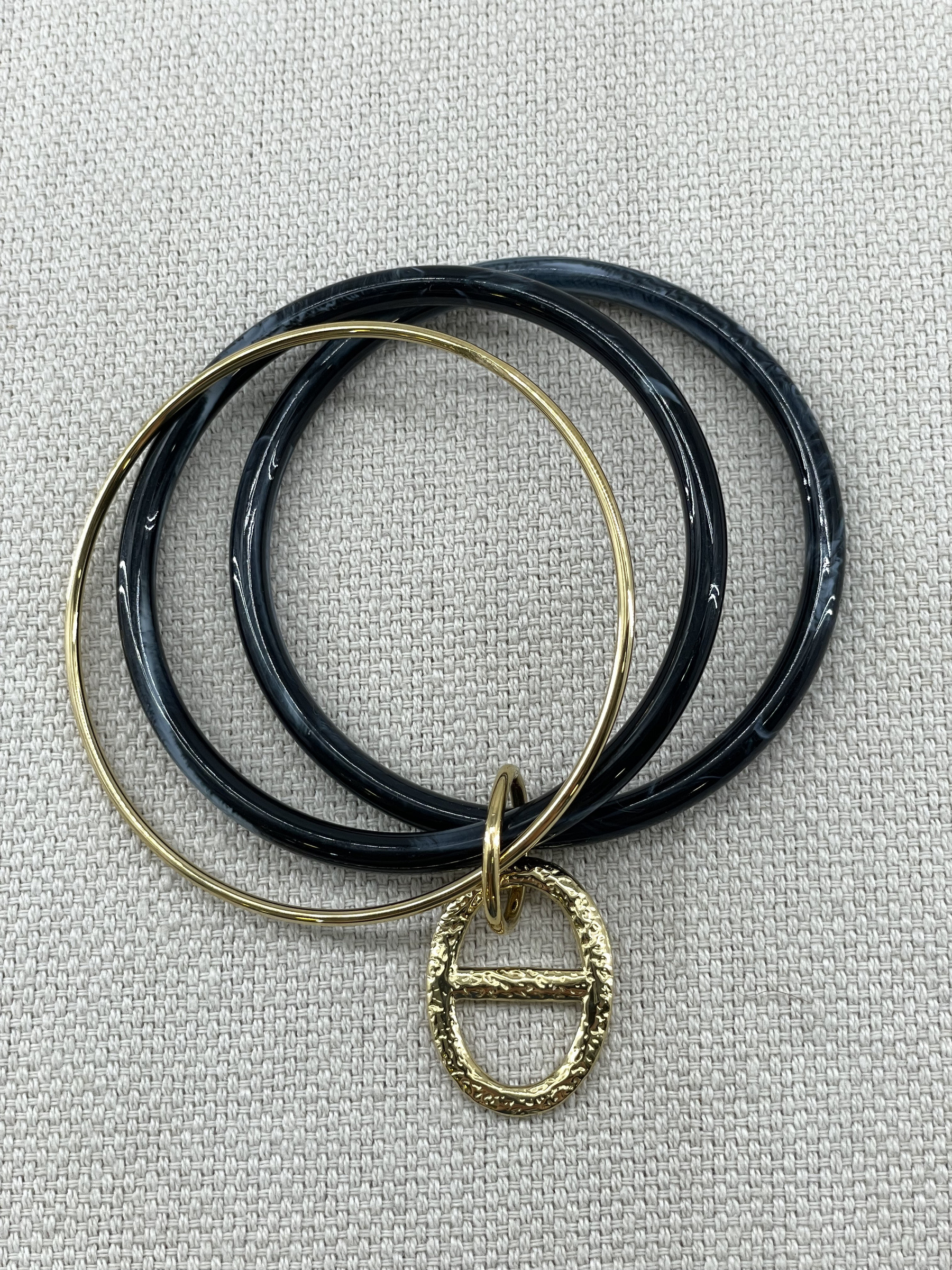 Wholesaler Missra Paris - Acrylic resin bracelet with a steel pendant