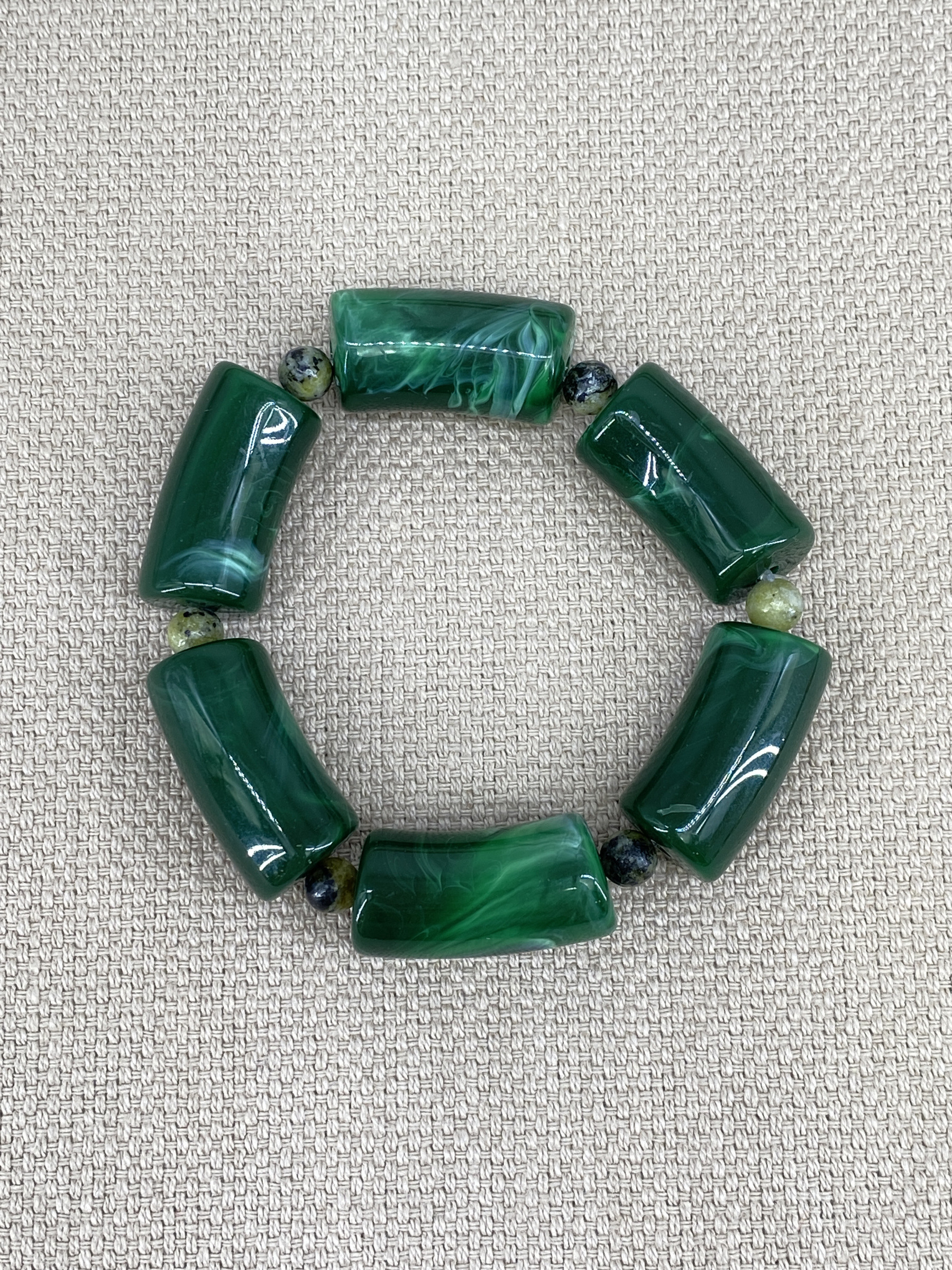 Grossiste Missra Paris - Bracelet acrylique avec des pierres naturelles