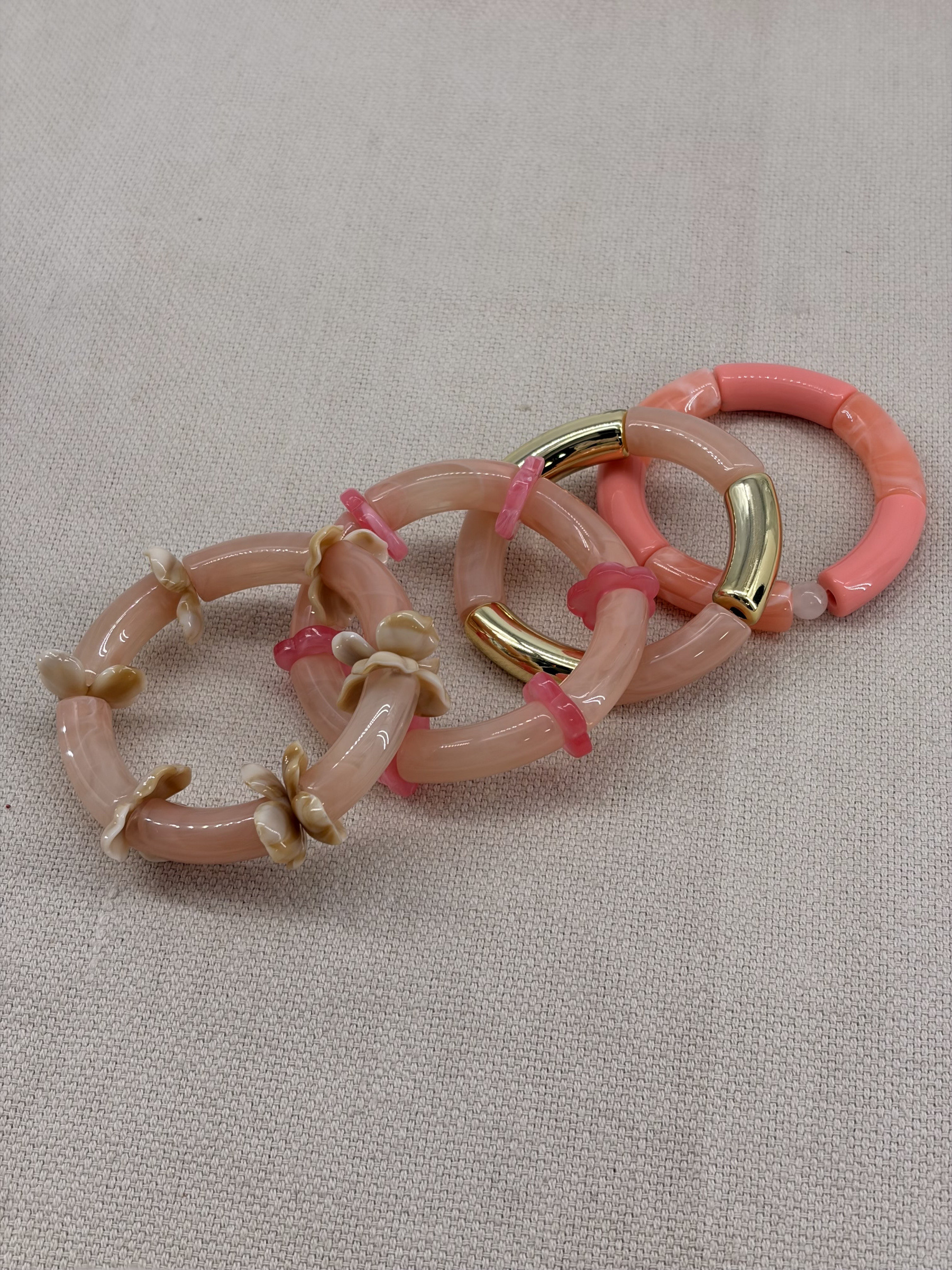 Grossista Missra Paris - Set di 4 braccialetti in resina acrilica