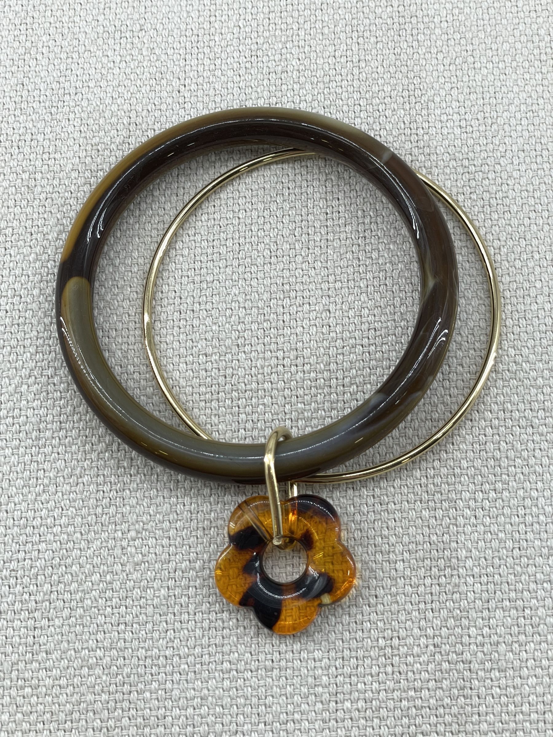 Wholesaler Missra Paris - acrylic resin bracelet with a steel pendant