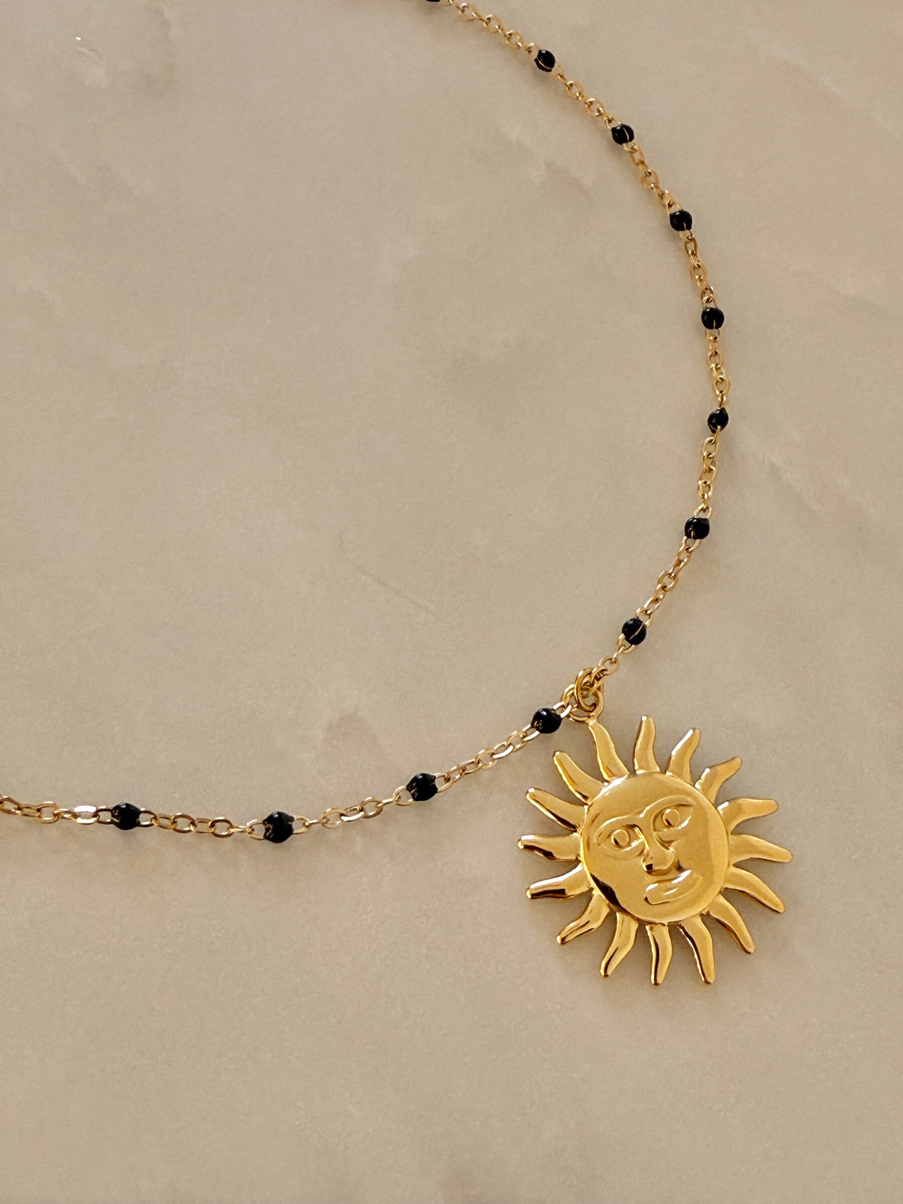 Grossiste Missra Paris - Colliers soleil en acier inoxydable