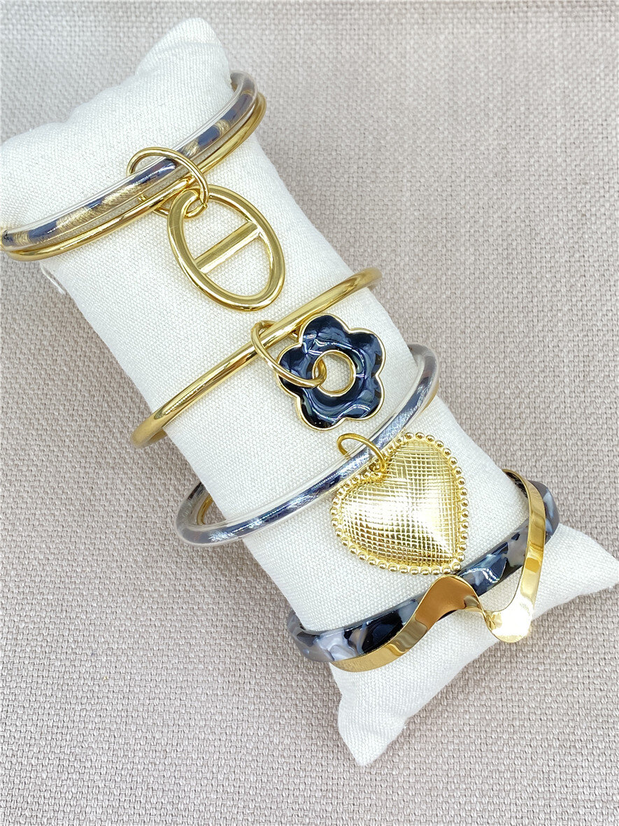 Großhändler Missra Paris - Set aus Edelstahlarmbändern