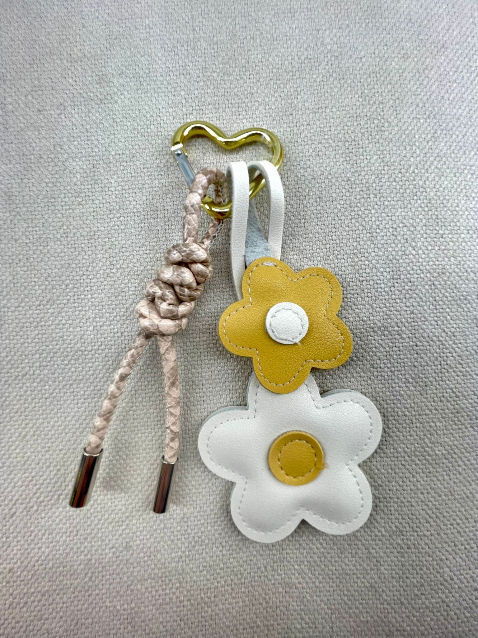 Wholesaler Missra Paris - Whimsical keychain and whimsical bag holder