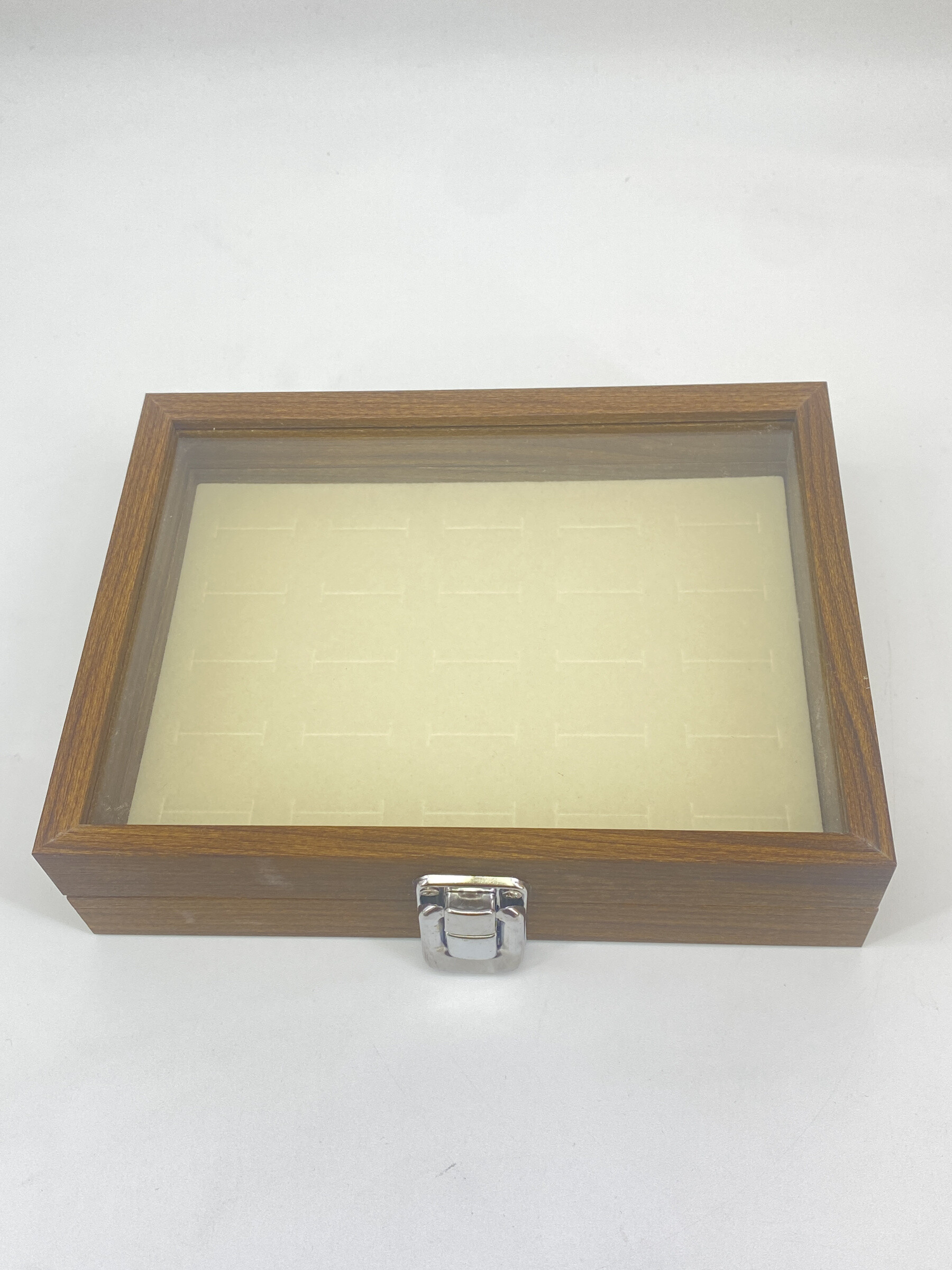 Grossista Missra Paris - Espositore