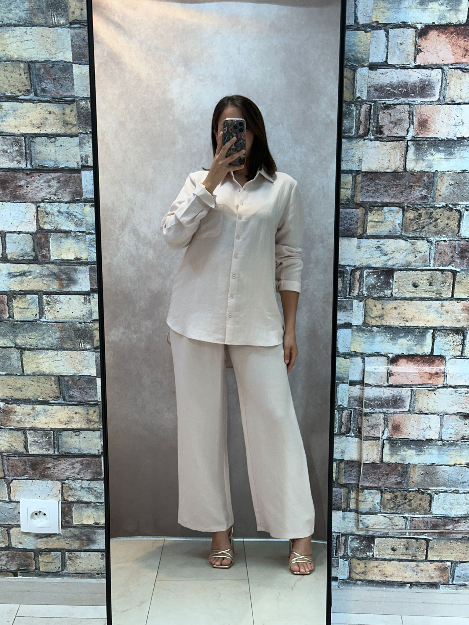 Grossista Missy Tekstil - Completo di camicia e pantaloni larghi valorizzato dalla sua cintura