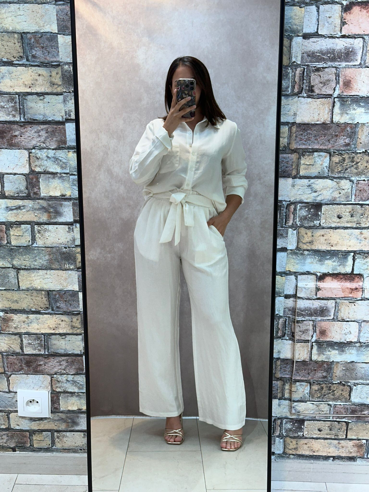 Grossista Missy Tekstil - Completo di camicia e pantaloni larghi valorizzato dalla sua cintura