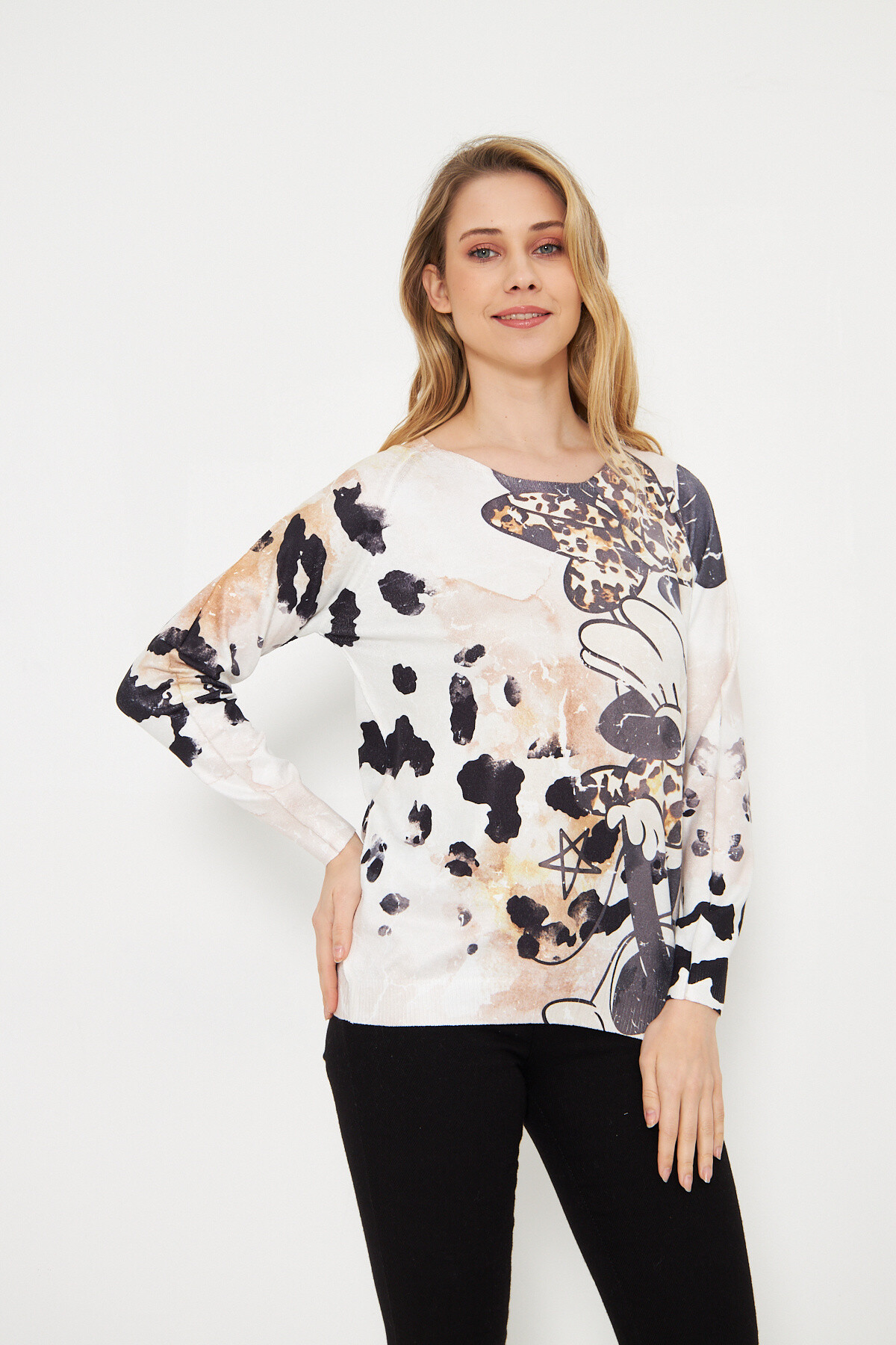 Wholesaler Missy Tekstil - Round pattern collar sweater