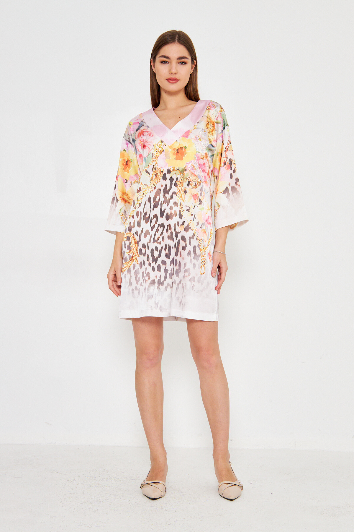 Wholesaler Missy Tekstil - Printing V -neck dress