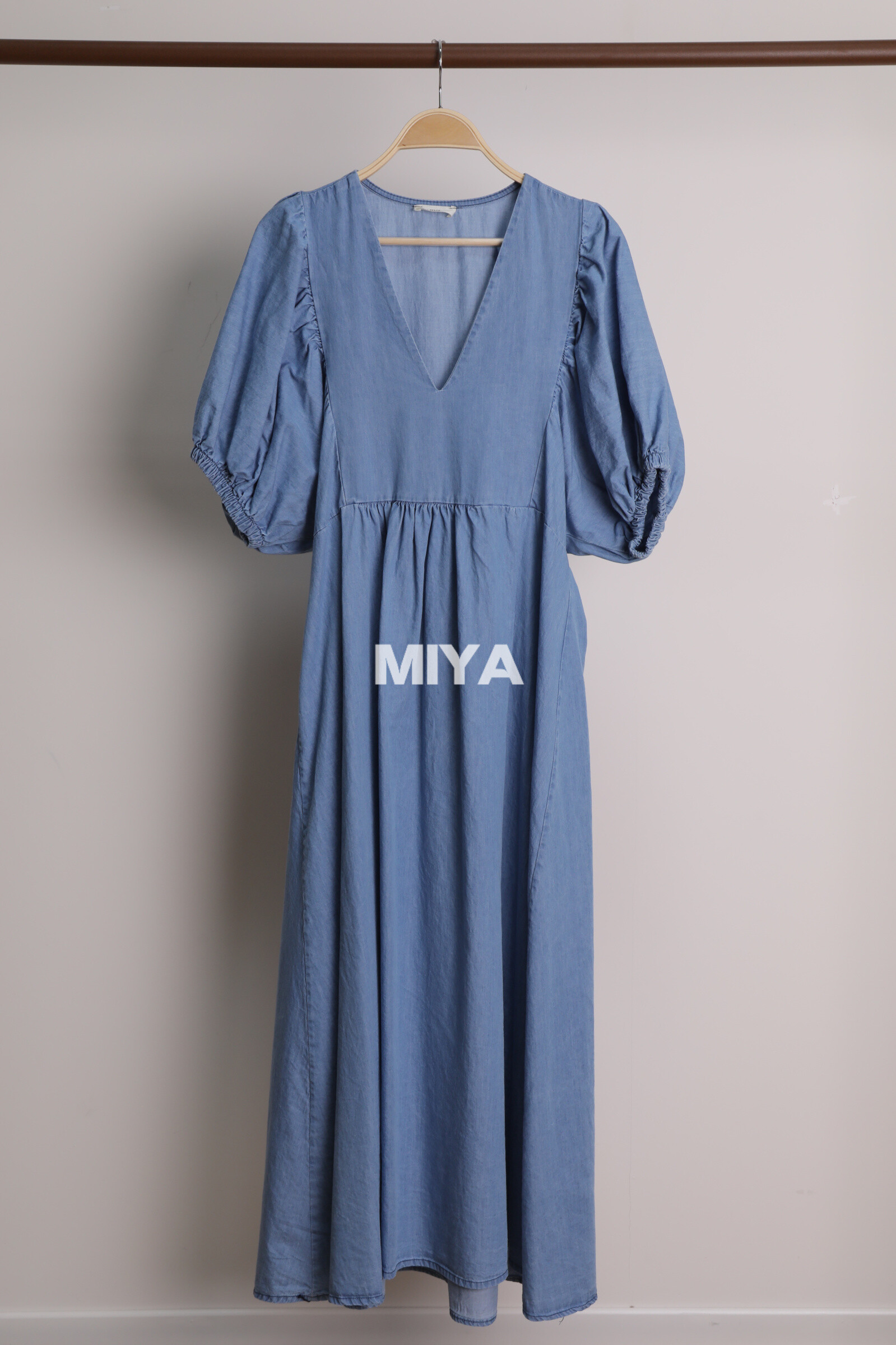 Grossiste MIYA SRL - Robe en jean