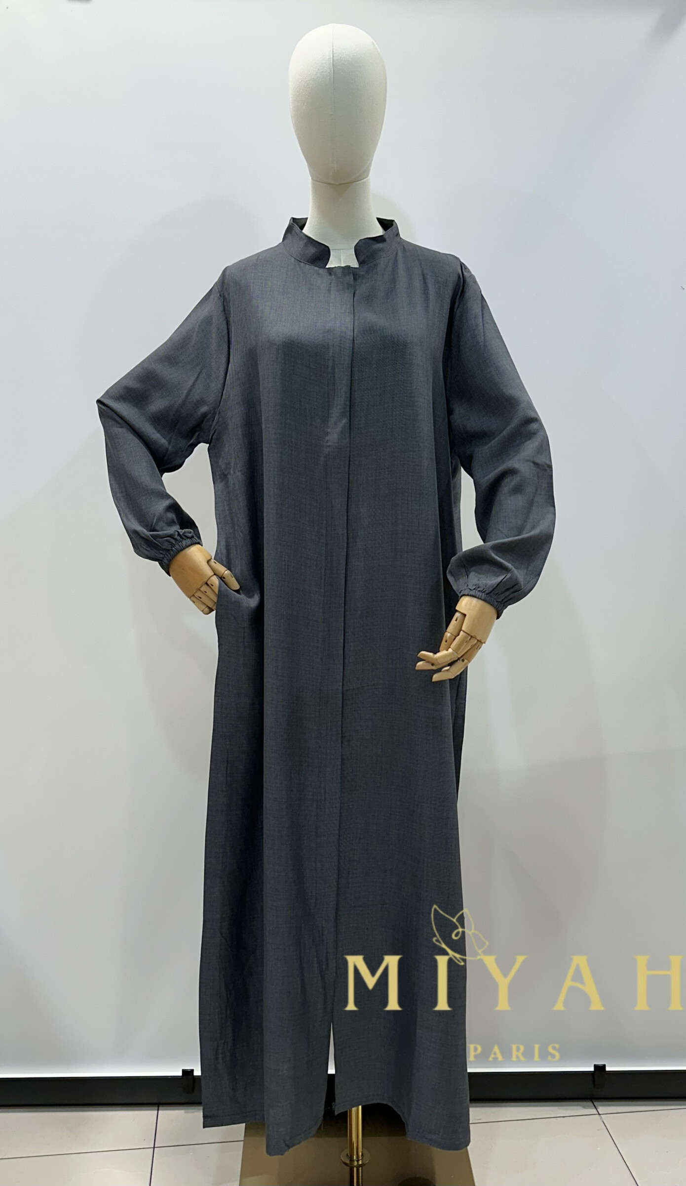 Wholesaler MIYAH paris - A Abaya with the long zipper