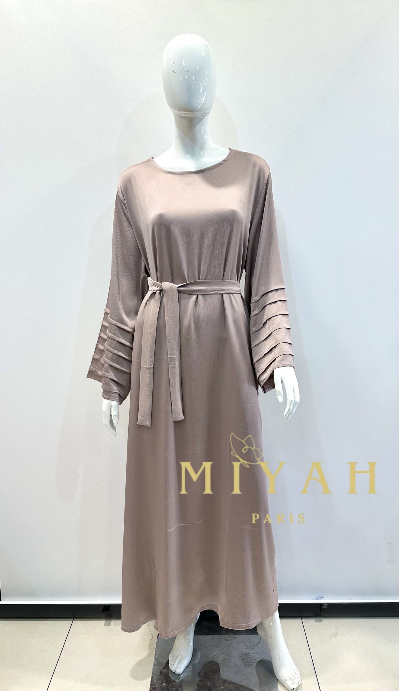 Grossista MIYAH paris - Abaya con maniche decorate con pieghe orizzontali