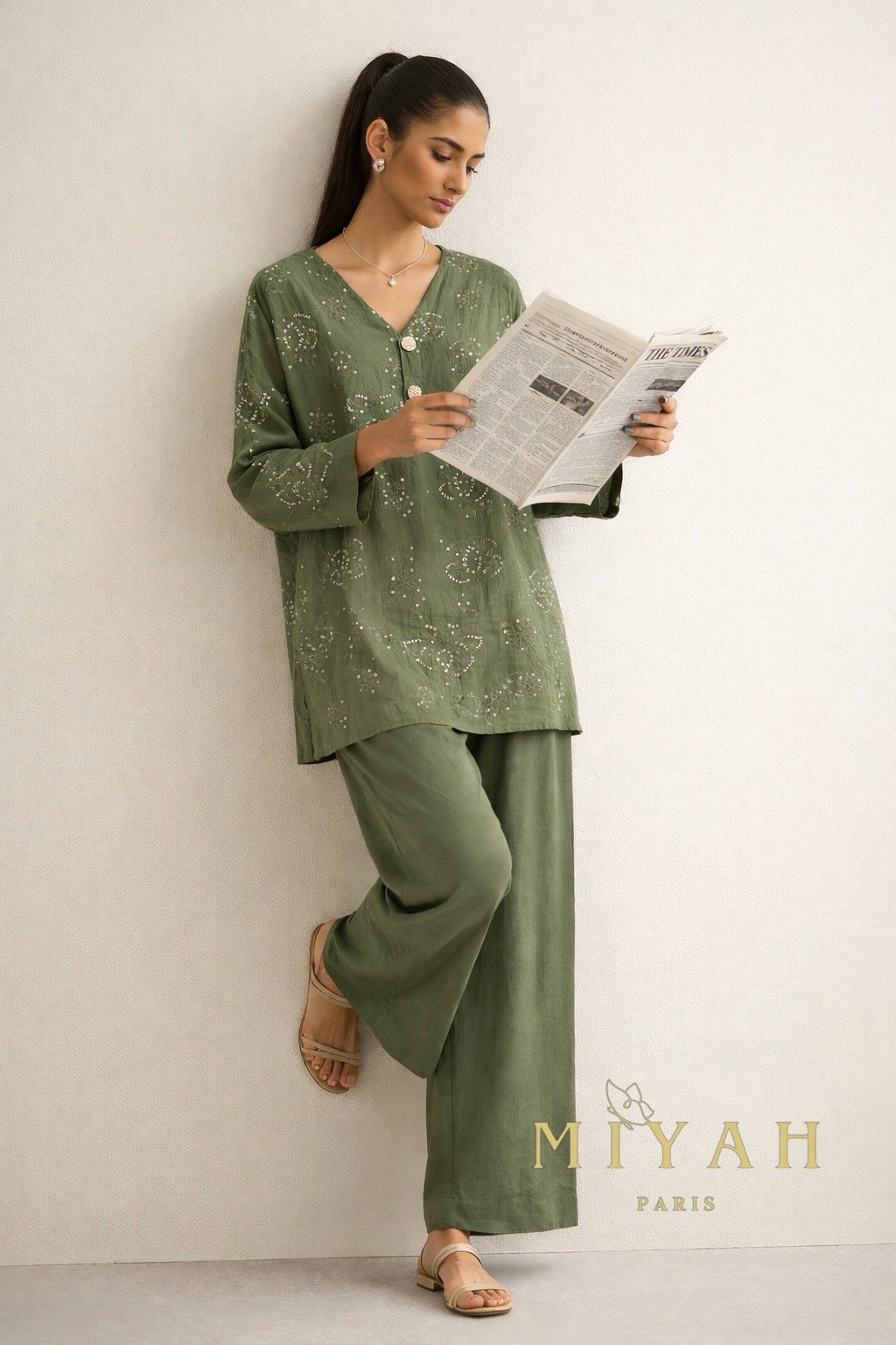 Wholesaler MIYAH paris - EMBROIDERED V-NECK SET