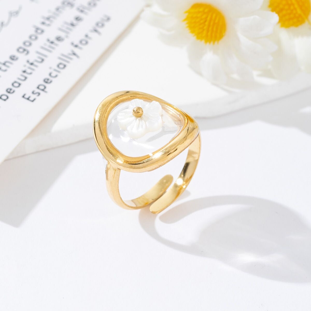 Grossiste Mochimo Suonana - Bague avec petite fleur en acier inoxydable