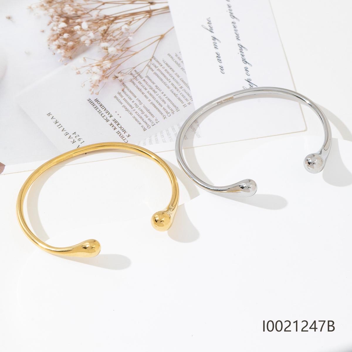 Wholesaler Mochimo Suonana - Stainless steel necklace with pendant Wholesaler Mochimo Suonana - Stainless steel necklace with pendant