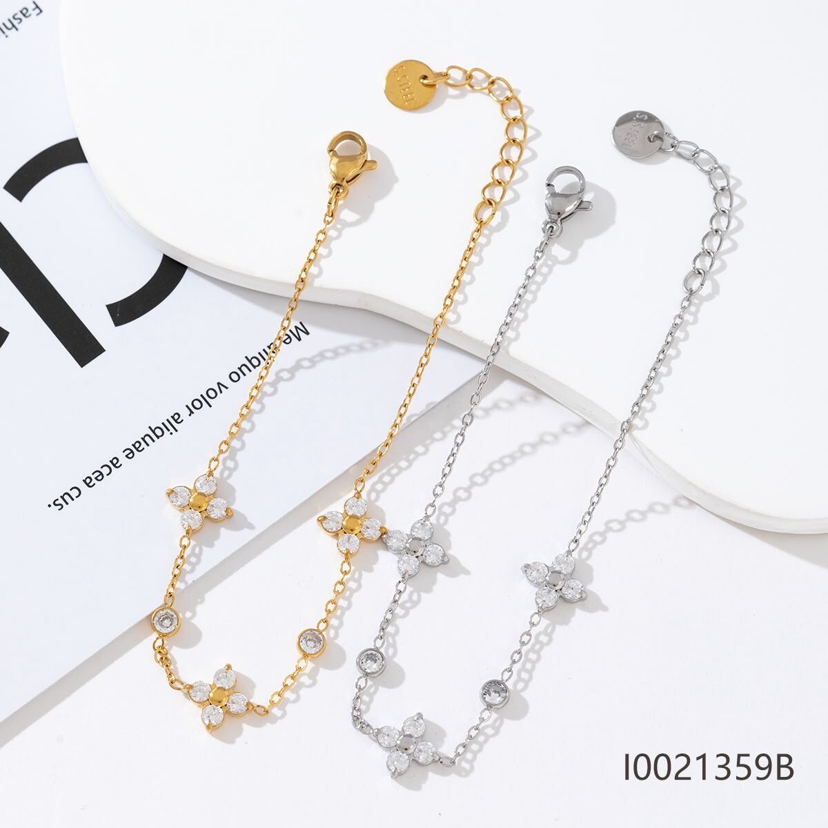 Wholesaler Mochimo Suonana - Collar with charm on the theme of the sea (stainless steel)