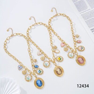 Grossiste Mochimo Suonana - Collier breloques en acier inoxydable Grossiste Mochimo Suonana - Collier breloques en acier inoxydable