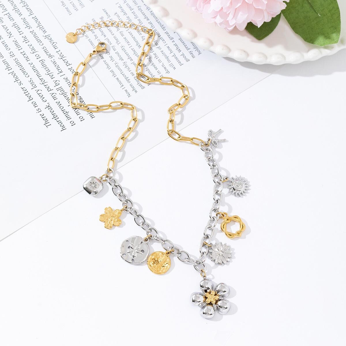 Grossiste Mochimo Suonana - Collier bicolore avec breloques  en acier inoxydable