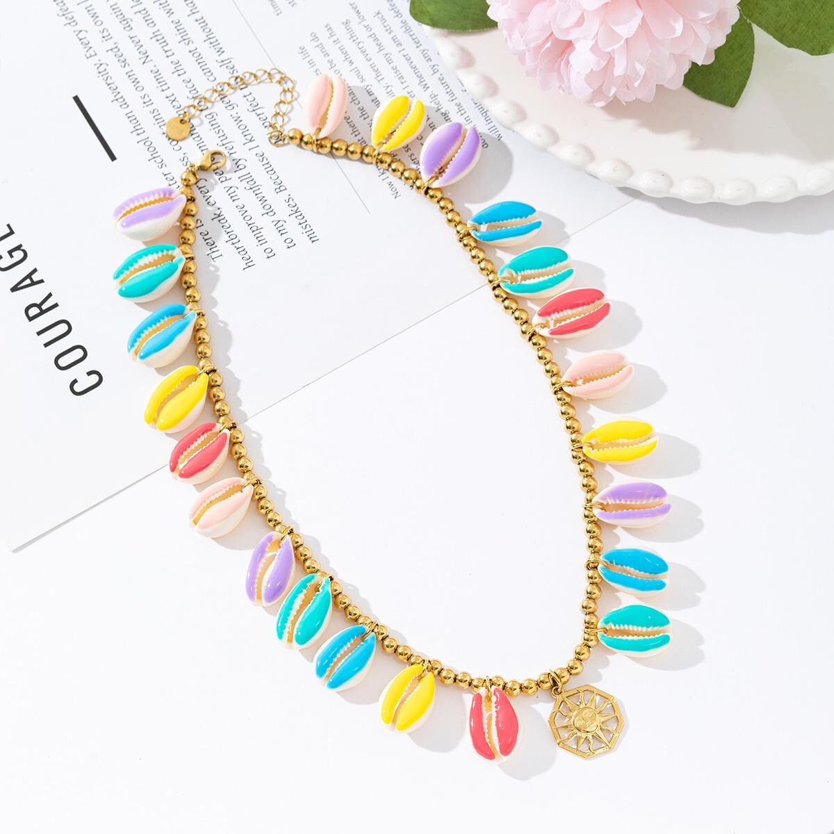 Grossiste Mochimo Suonana - Collier avec cauris  ( acier inoxydable)