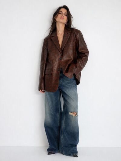 Großhändler Mochy - Oversize-Blazer mit Vintage-Leder-Effekt, gerader Schnitt, Reverskragen und Pattentaschen Großhändler Mochy - Oversize-Blazer mit Vintage-Leder-Effekt, gerader Schnitt, Reverskragen und Pattentaschen