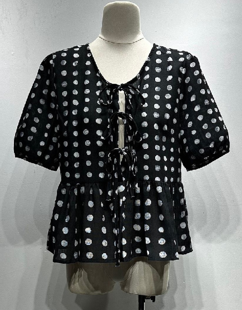 Mayorista Mochy - Blusa con estampado de lunares pequeños