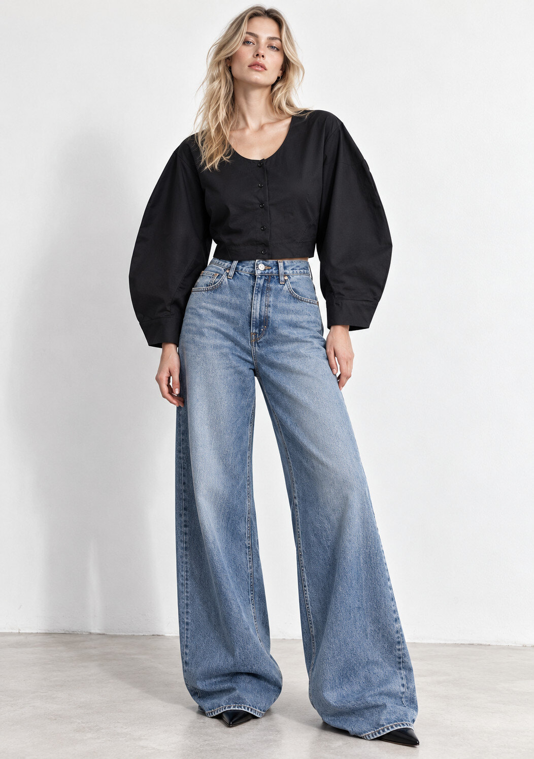 Mayorista Mochy - Blusa corta de algodón con botones y mangas abullonadas.