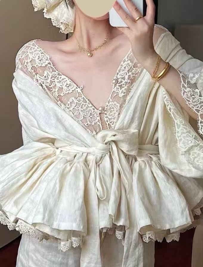 Mayorista Mochy - Blusa romántica de lino con encaje delicado