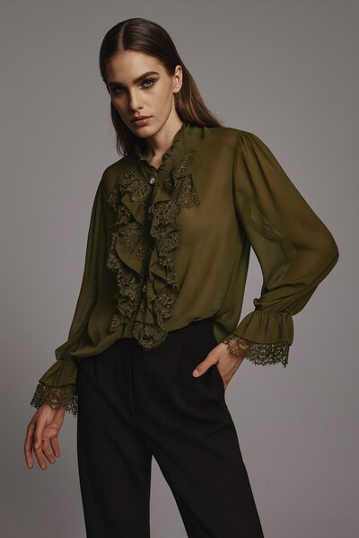 Grossiste Mochy - Blouse chic et dentelle Grossiste Mochy - Blouse chic et dentelle