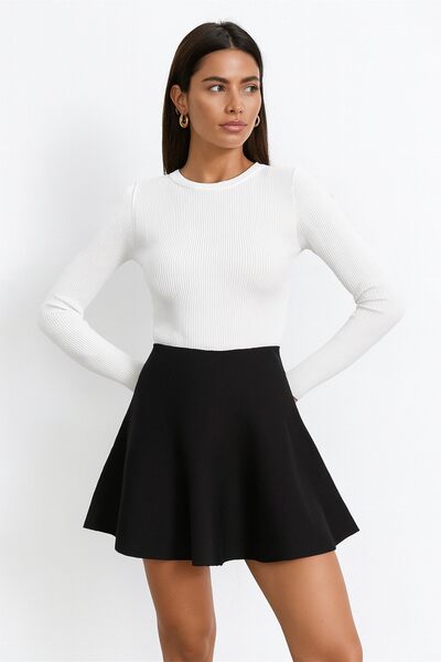 Grossiste Mochy - Jupe courte en maille Grossiste Mochy - Jupe courte en maille