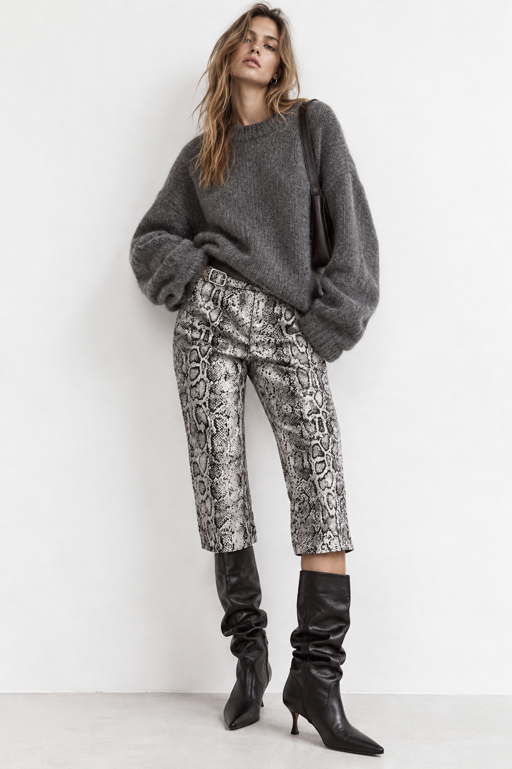 Wholesaler Mochy - Python print capri pants with belt detail