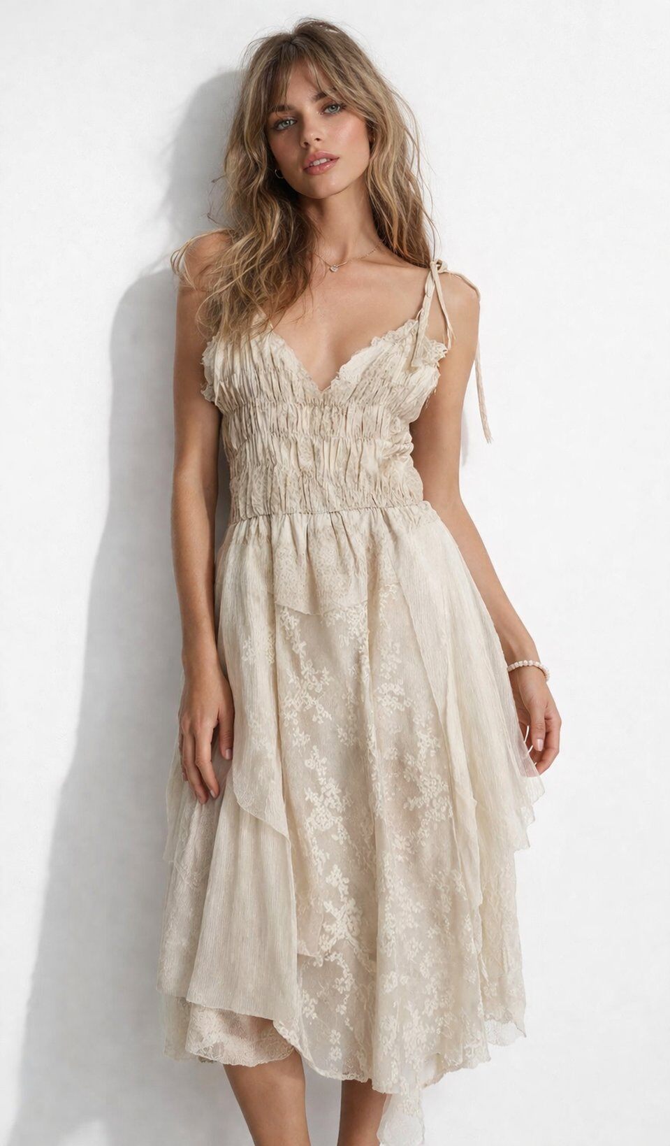 Grossiste Mochy - Robe à fines bretelles avec encolure délicatement froncée