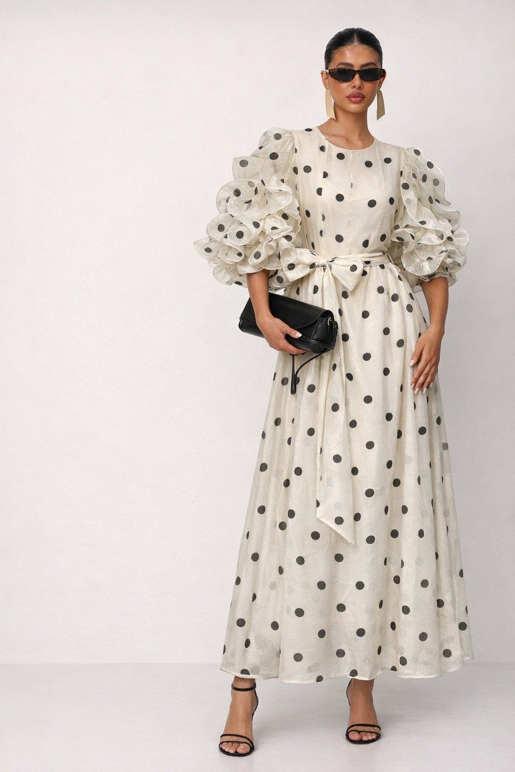 Grossiste Mochy - Robe à pois au style romantique et aérien manches volumineuses à volants