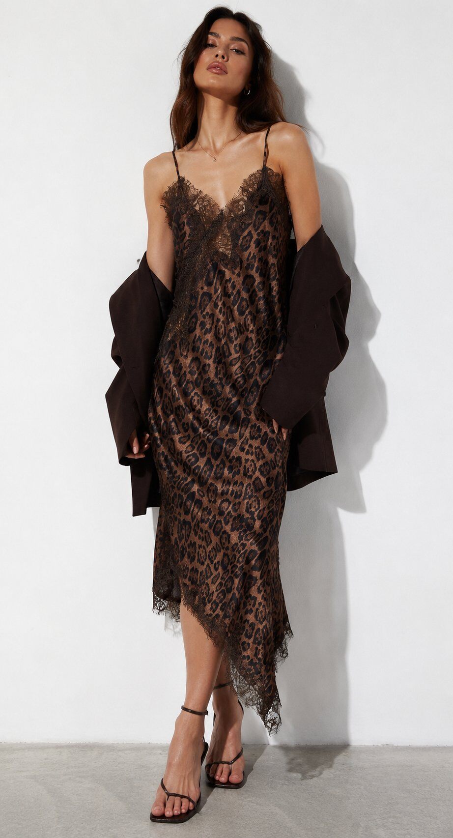 Grossiste Mochy - Robe imprimé léopard coupe asymétrique