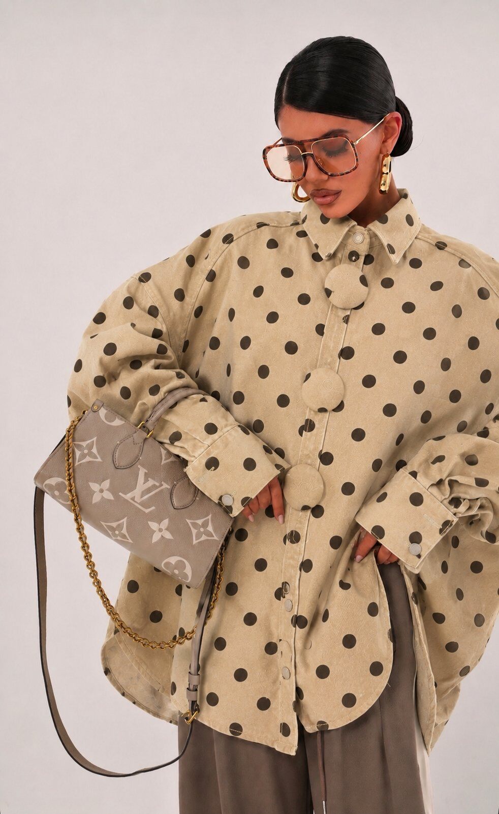 Mayorista Mochy - Camisa de lunares oversize con botones decorativos