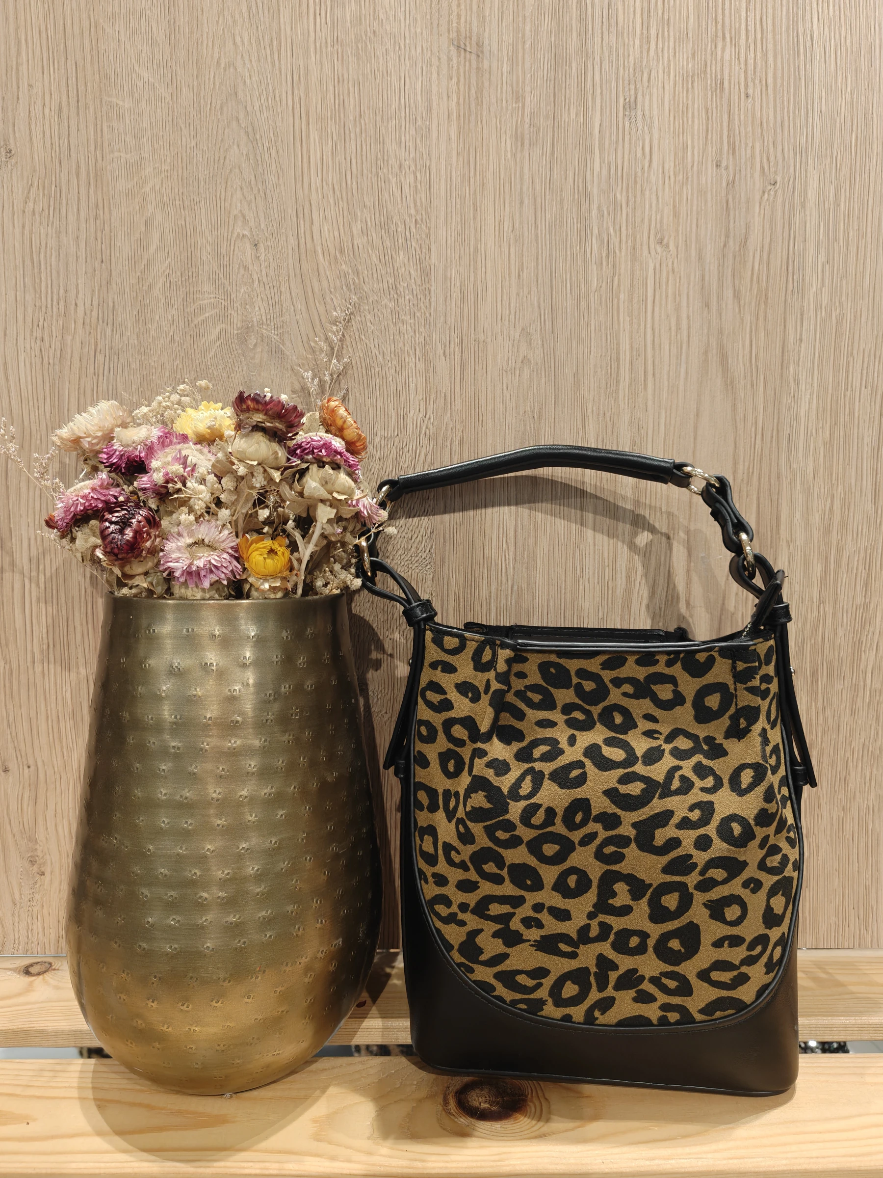 Sac bourse bi-matière automnal, bandoulière réglable, synthétique, idéal pour un style chic, fabriqué en Chine.