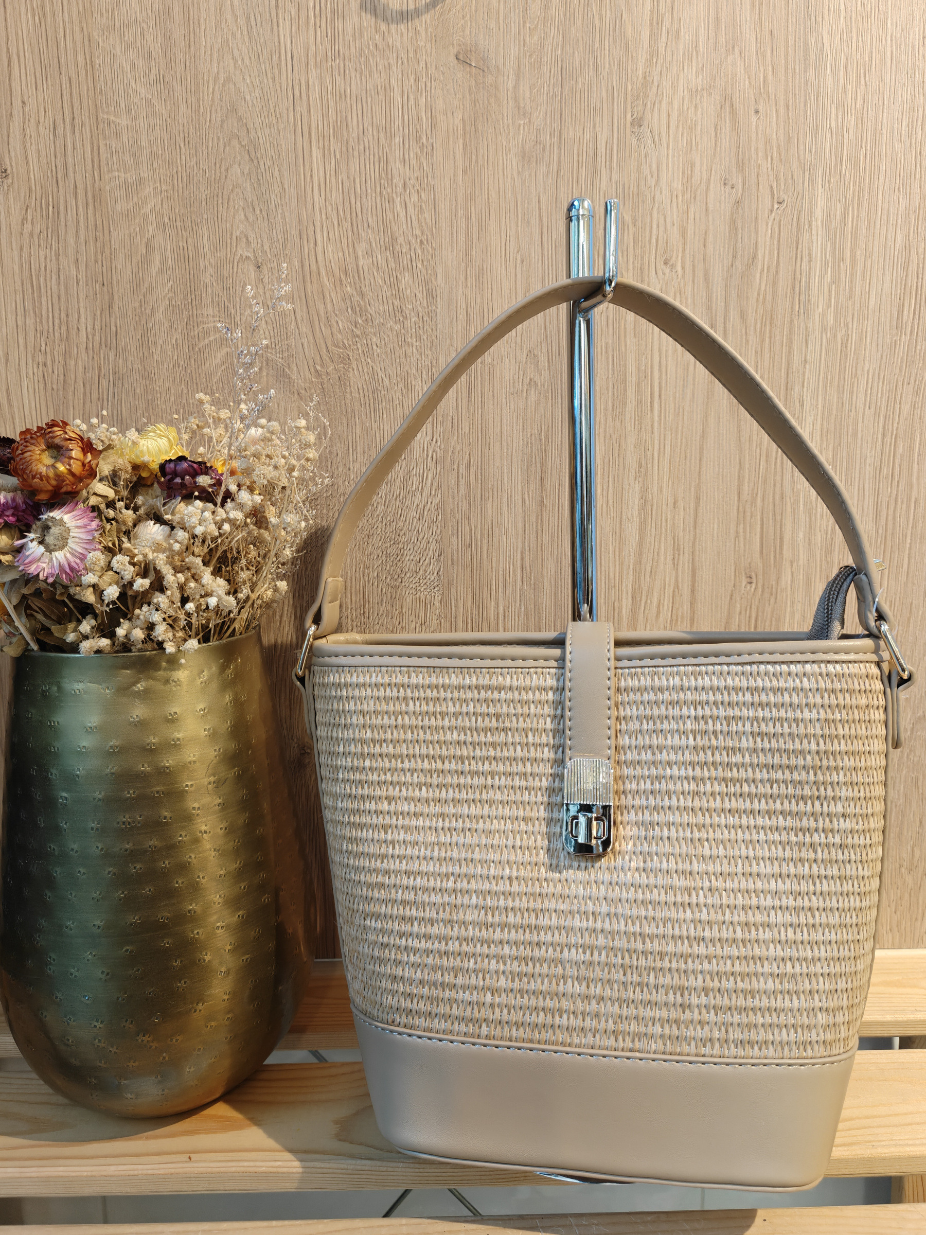 Wholesaler Mogano Jm Factory - Dual-material metallic wrist bag and long shoulder strap