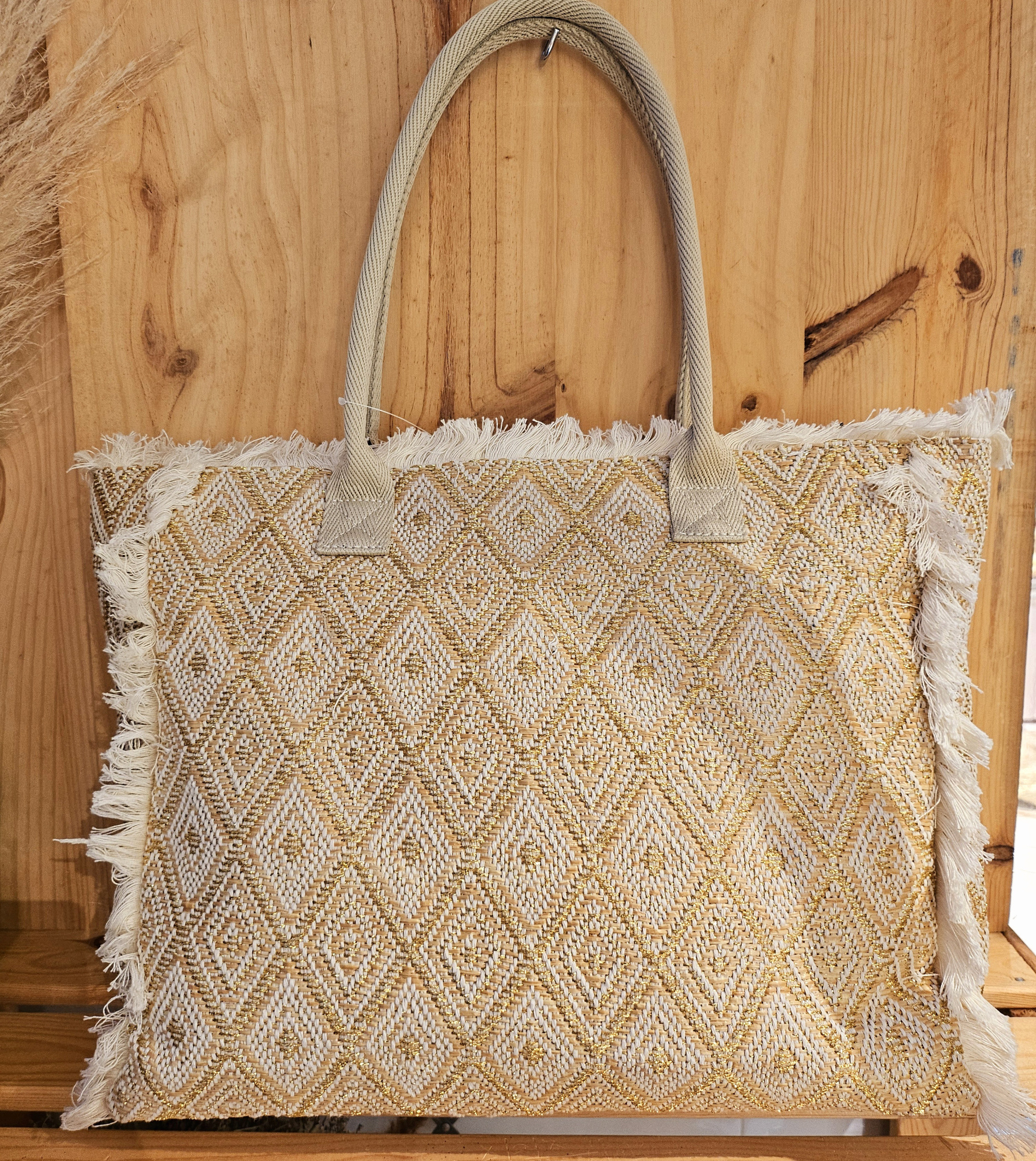 Wholesaler Mogano Jm Factory - Bag in straw bodies embroidered with golden thread and long shoulder strap