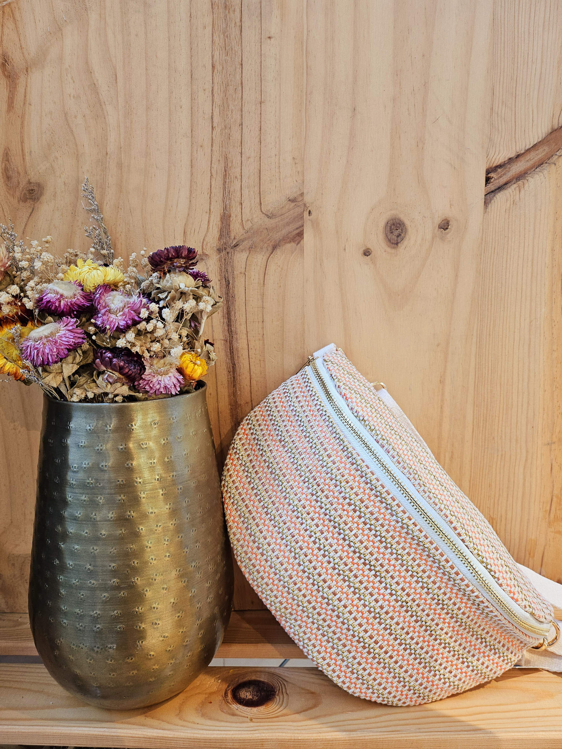 Wholesaler Mogano - straw and gold thread fanny pack