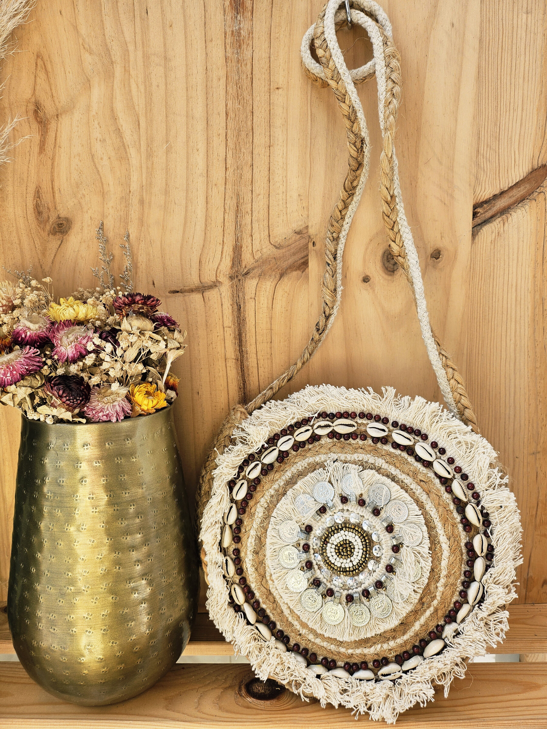sac en toile de jute brodé et franges