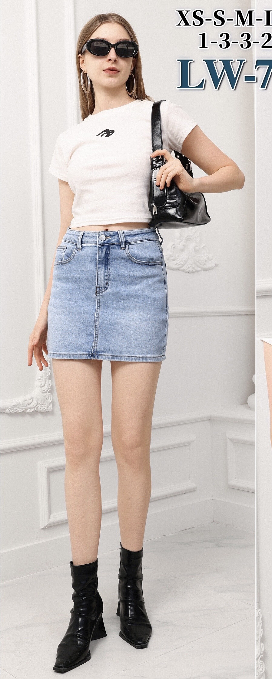 The model is 170cm tall