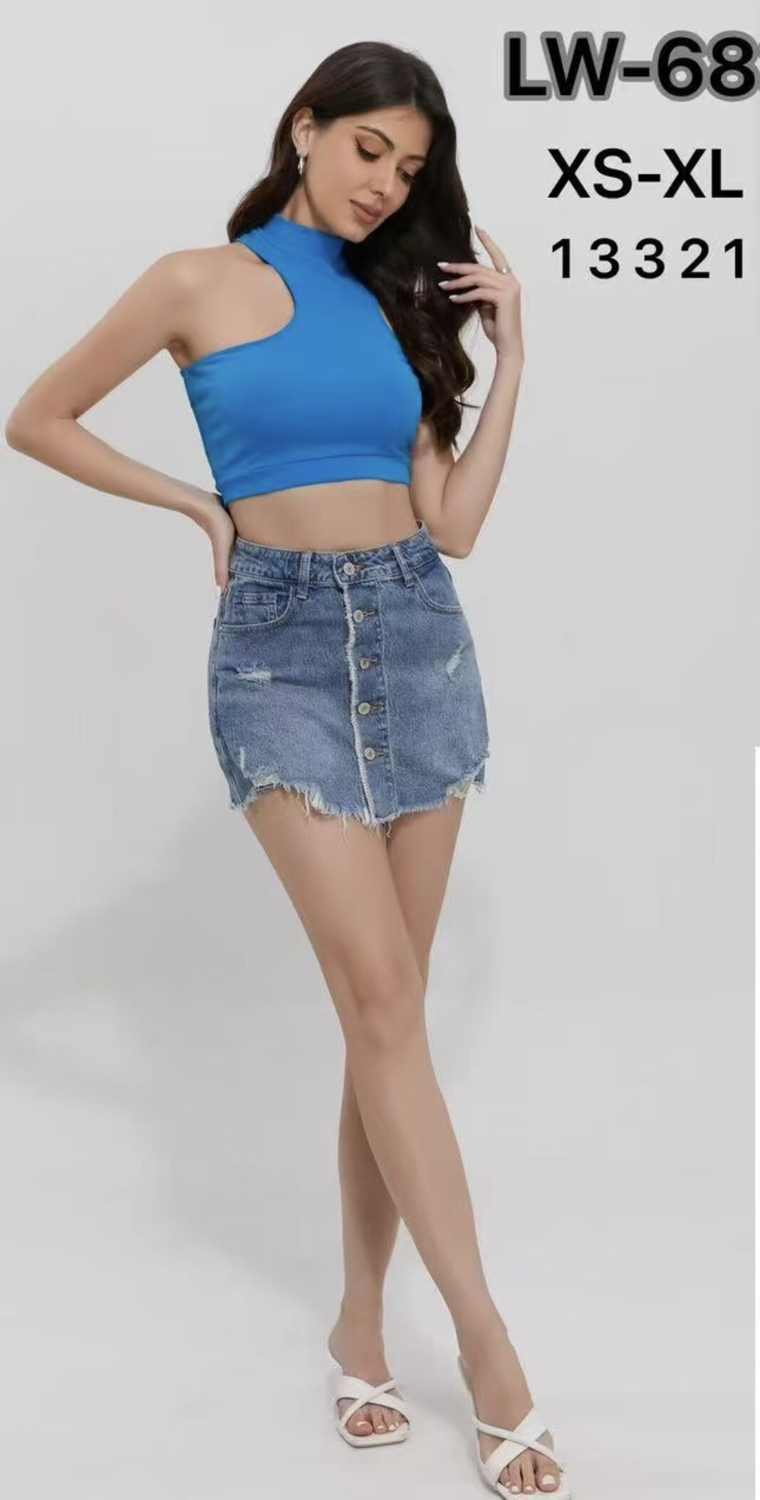 The model is 170cm tall
