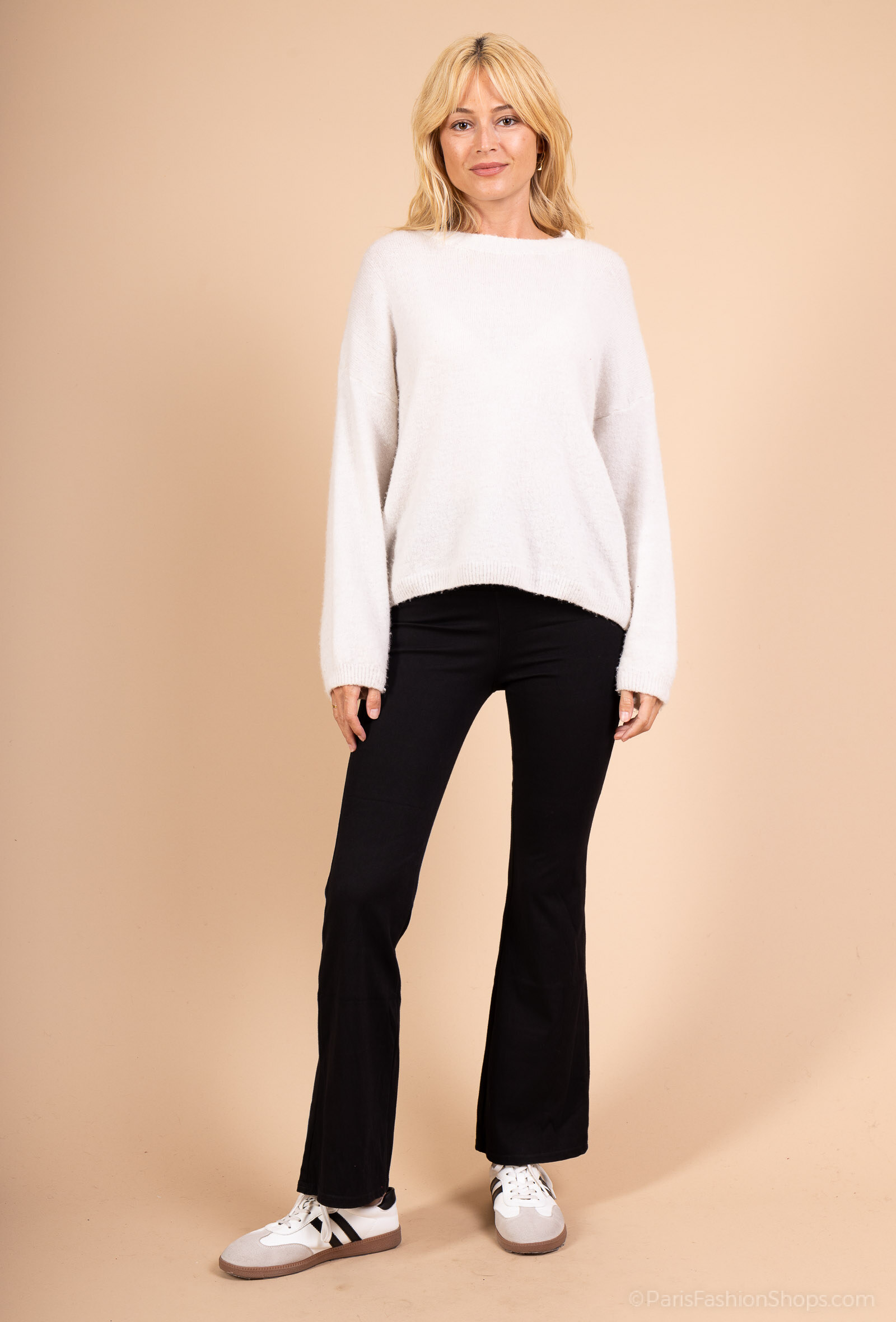 Wholesaler Monday Premium - High-Waisted Flared Leggings
