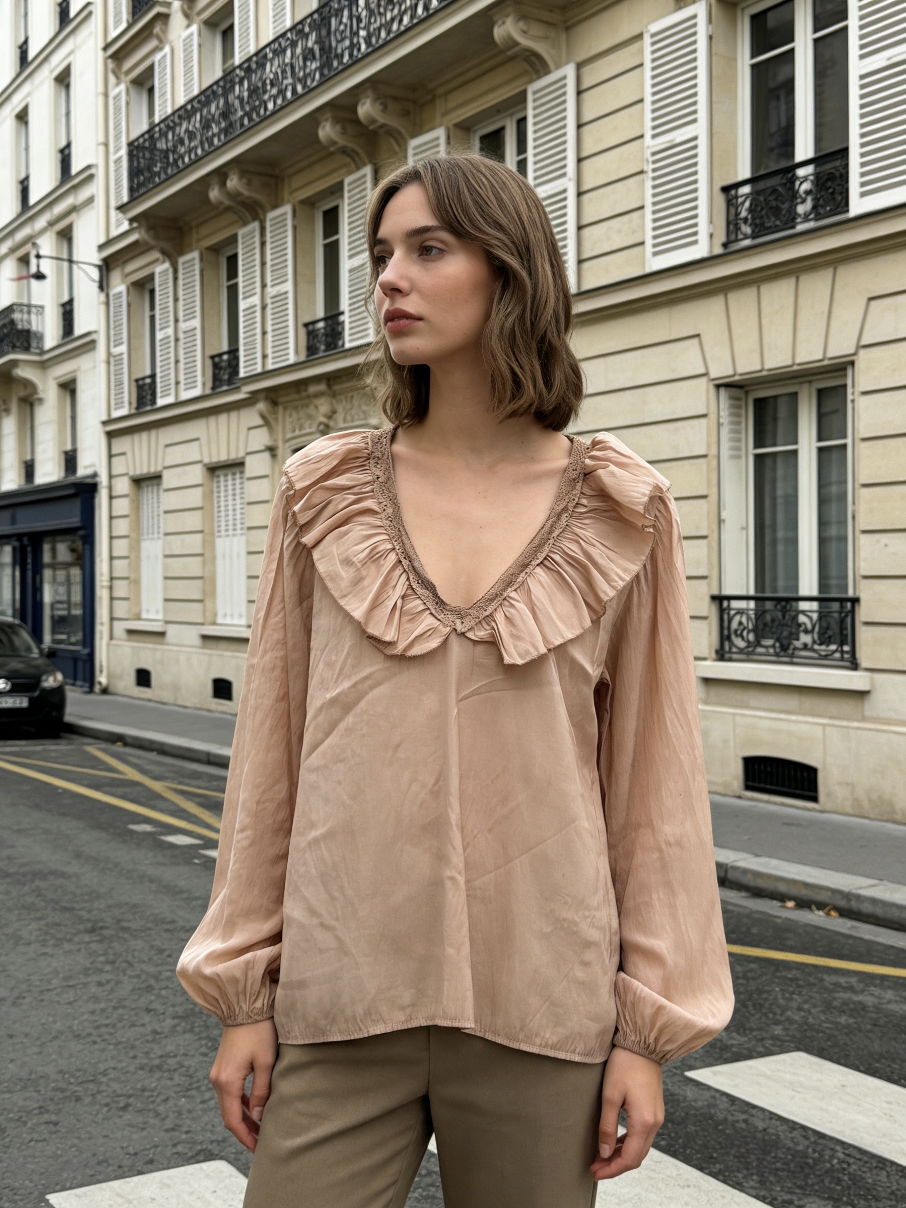 Wholesaler MONDIAL FASHION - STRETCH BLOUSE WITH V-NECK