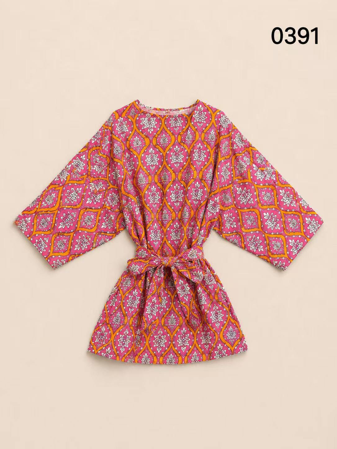 Großhändler MONTAN TEX - Bedruckte Kimono-Bluse mit gebundenem Gürtel